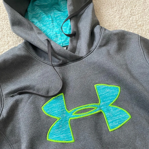 Women’s Under Armour Sweatshirt - Picture 2 of 3